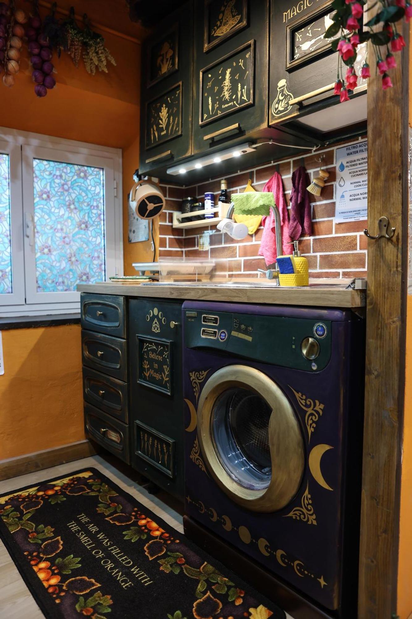 La Casa Di Strega Euphoria - Casa Tra Arte E Magia Apartment *