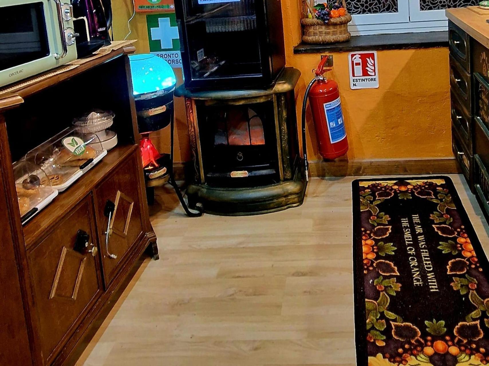La Casa Di Strega Euphoria - Casa Tra Arte E Magia Apartment